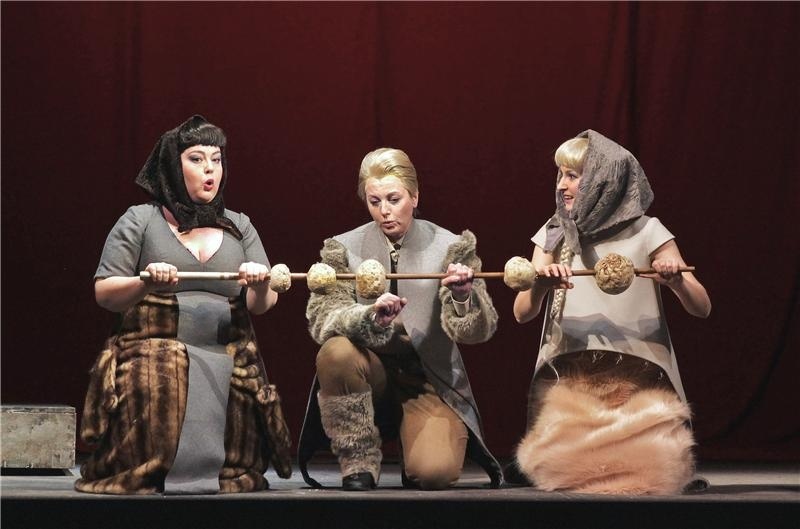 Boris Godunov - ND 2015 - L. Hilscherová, S. Čmugrová, M. Popik Kušteková